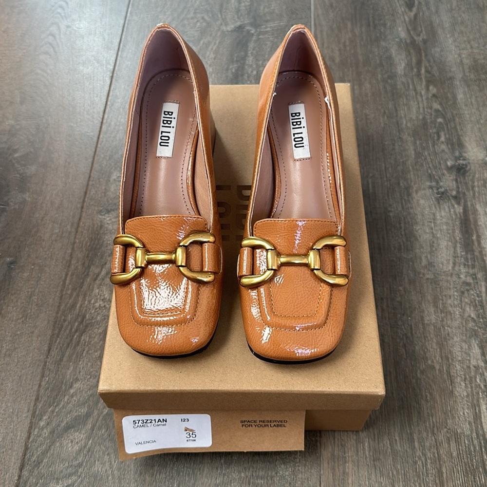 Bibi Lou Valencia camel beige tan buckle heels shoes size 35 like new square
